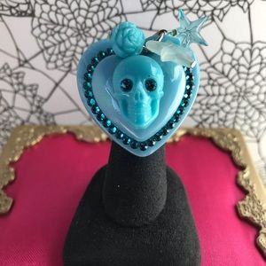 Tarina Tarantino Skull Heart StretchRing